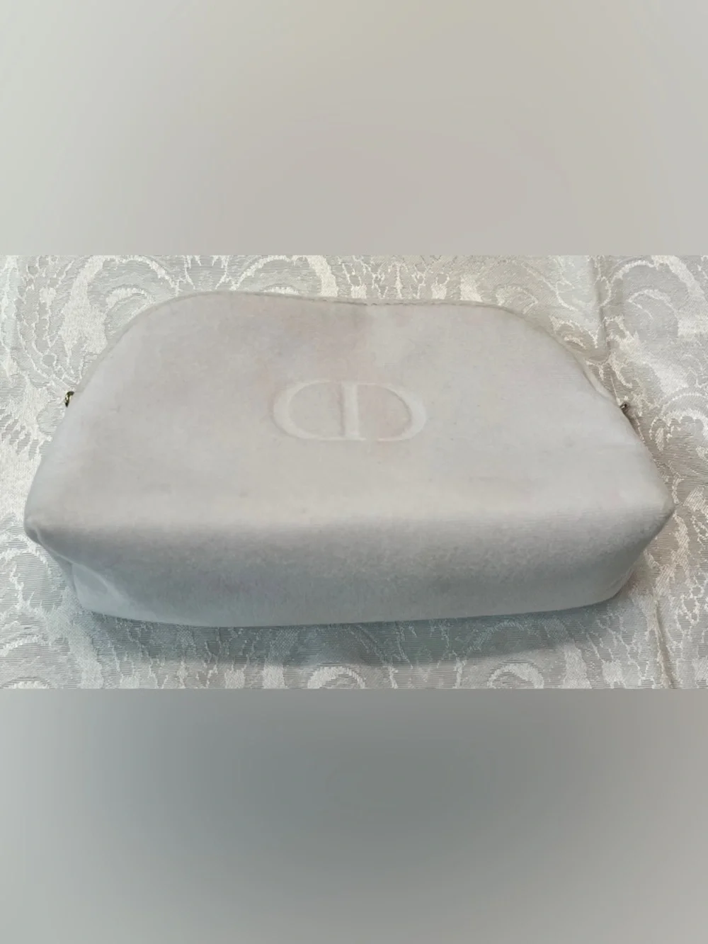 Dior Beauty Cosmetic Pouch in White Textured Fabric with Gold Hardware - Picture 6 of 6